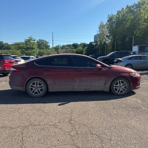 FORD FUSION SE - 10