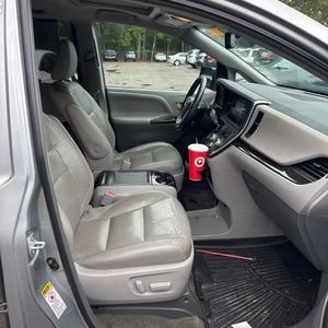 2015 Toyota SIENNA XLE 8-PASSENGER thumbnail 33