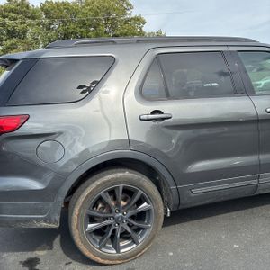 FORD EXPLORER XLT - 9