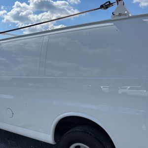 CHEVROLET EXPRESS 2500 - 6