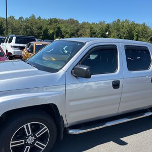 2013 Honda RIDGELINE SPORT photo 2