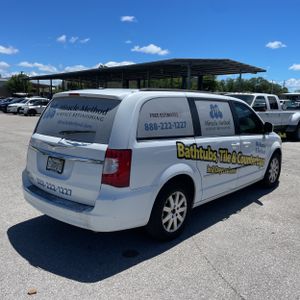 CHRYSLER TOWN AND COUNTRY TOURING - 8