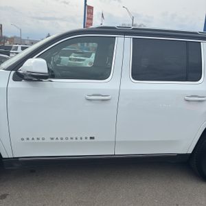 JEEP GRAND WAGONEER SERIES I - 4