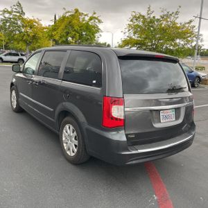 CHRYSLER TOWN AND COUNTRY TOURING - 5