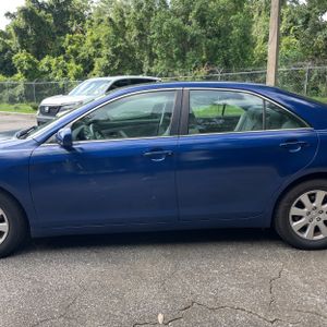 2010 Toyota CAMRY LE photo 4