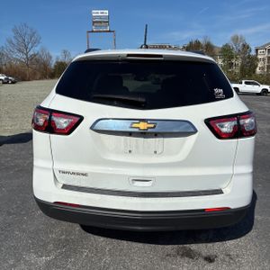 CHEVROLET TRAVERSE LS - 6