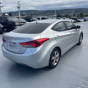 HYUNDAI ELANTRA GLS - 8