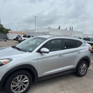 HYUNDAI TUCSON SE - 2
