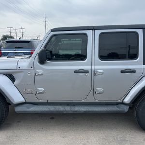 JEEP WRANGLER UNLIMITED SAHARA - 4