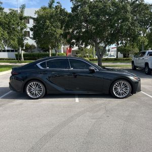 صورة 10 لـ 2025 Lexus IS 300 BASE