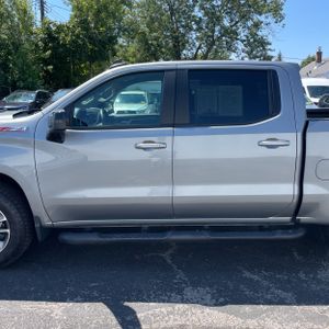 2023 Chevrolet SILVERADO 1500 RST photo 4