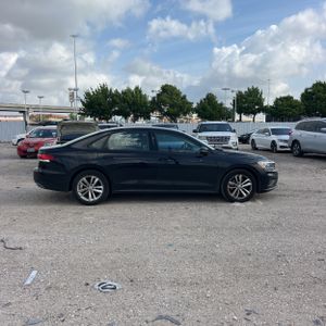 VOLKSWAGEN PASSAT S - 8