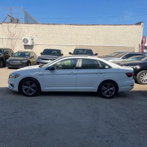 VOLKSWAGEN JETTA R-LINE - 3