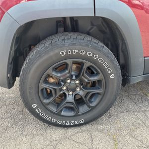 2019 JEEP CHEROKEE TRAILHAWK — миниатюра 19