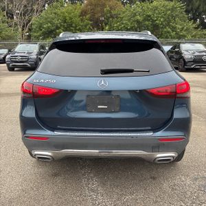 MERCEDES-BENZ GLA - 7