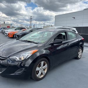HYUNDAI ELANTRA GLS - 2