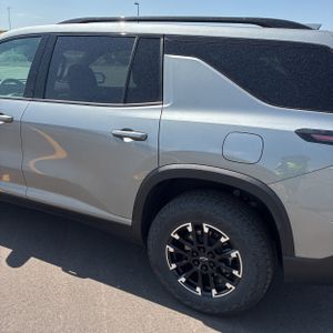 2025 Chevrolet TRAVERSE Z71 照片 6