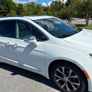2017 Chrysler PACIFICA LIMITED — фото 11