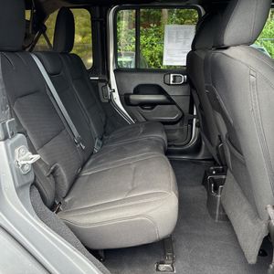 صورة مصغرة 37 لـ 2019 JEEP WRANGLER SAHARA