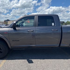 2020 RAM 2500 LARAMIE 照片 4