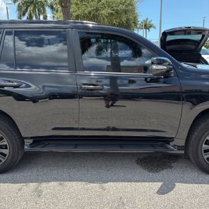 صورة 10 لـ 2023 Lexus GX 460 BASE