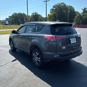 صورة 5 لـ 2018 Toyota RAV4 LE