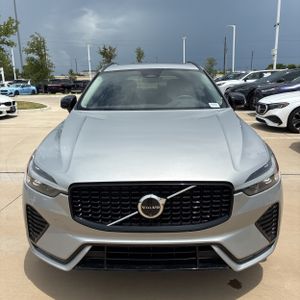 صورة مصغرة 14 لـ 2024 Volvo XC60 B5 PLUS DARK THEME