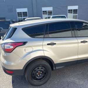 FORD ESCAPE S - 9