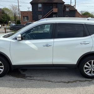 NISSAN ROGUE SV - 4