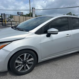 Nissan Versa SV - 2