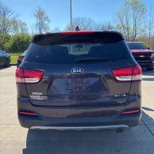 KIA SORENTO EX V6 - 7