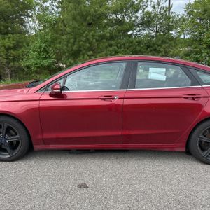 FORD FUSION SE - 4