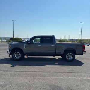 FORD F-250 SUPER DUTY LARIAT - 3