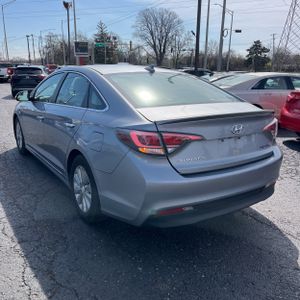 HYUNDAI SONATA HYBRID SE - 5