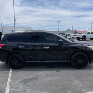 2014 Nissan PATHFINDER S 照片 10