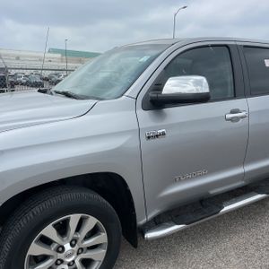 TOYOTA TUNDRA - 2