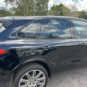 PORSCHE CAYENNE PLATINUM EDITION - 9