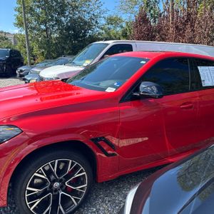 2022 BMW X6 M BASE — фото 2