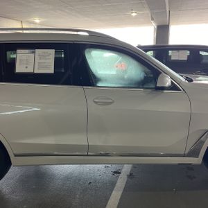 صورة 10 لـ 2023 BMW X7 XDRIVE40I