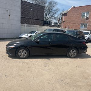 HYUNDAI ELANTRA SE - 3