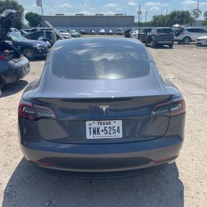 TESLA MODEL 3 BASE - 6