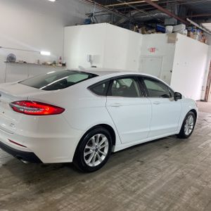 FORD FUSION SE - 10