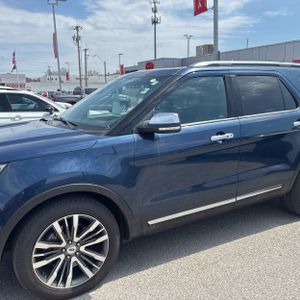 FORD EXPLORER PLATINUM - 2