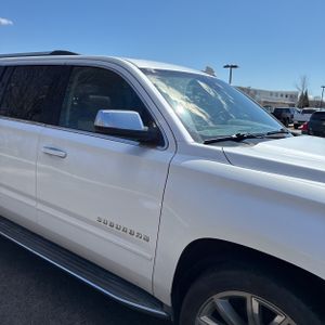 CHEVROLET SUBURBAN - 9