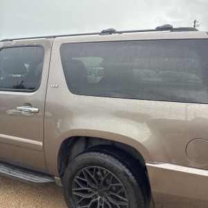 CHEVROLET SUBURBAN LTZ - 6