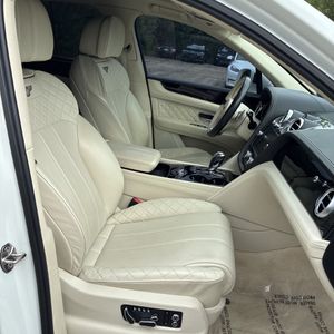 2017 Bentley BENTAYGA BASE — фото 32