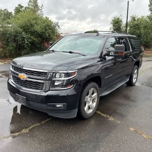 CHEVROLET SUBURBAN LT - 1