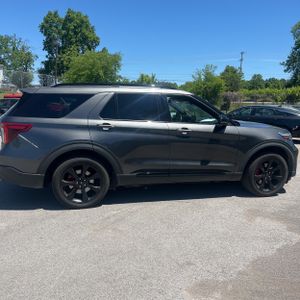 FORD EXPLORER ST - 10