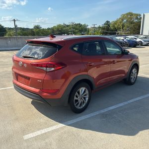 HYUNDAI TUCSON - 8
