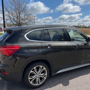 BMW X1 XDRIVE28I - 9